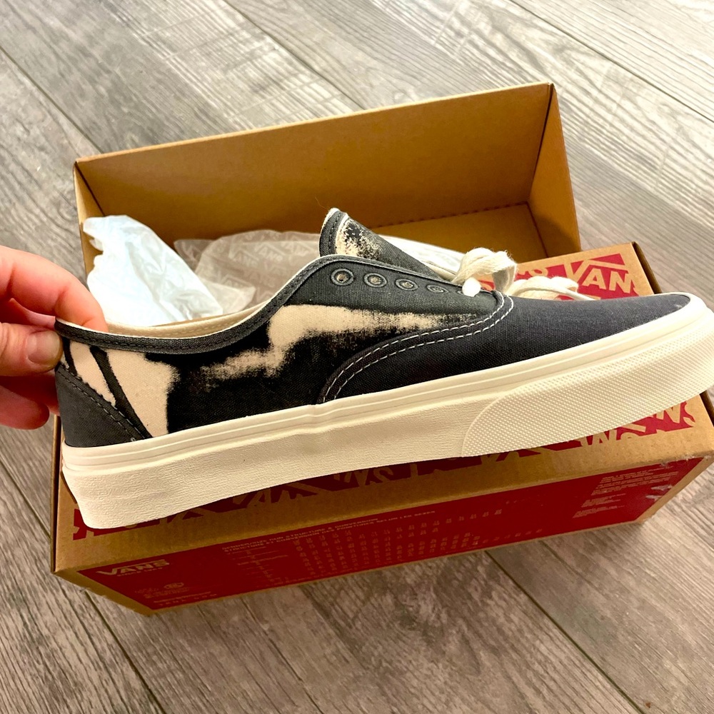 NWT Old Skool VANS - ECO THEORY size 6.5Men/ 8 Women